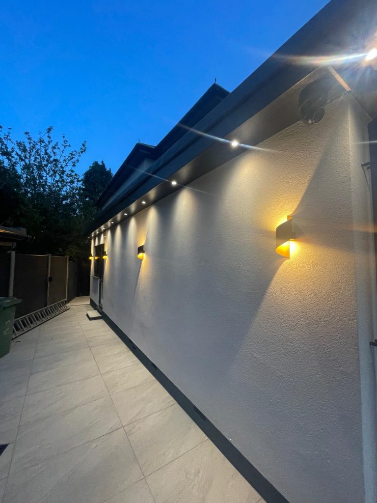 Lit side return and hallway - VED Construction
