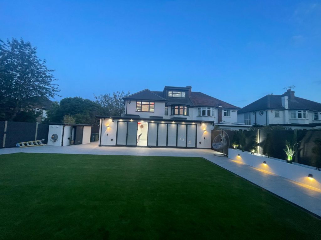 Contemporary new build, front elevation - VED Construction
