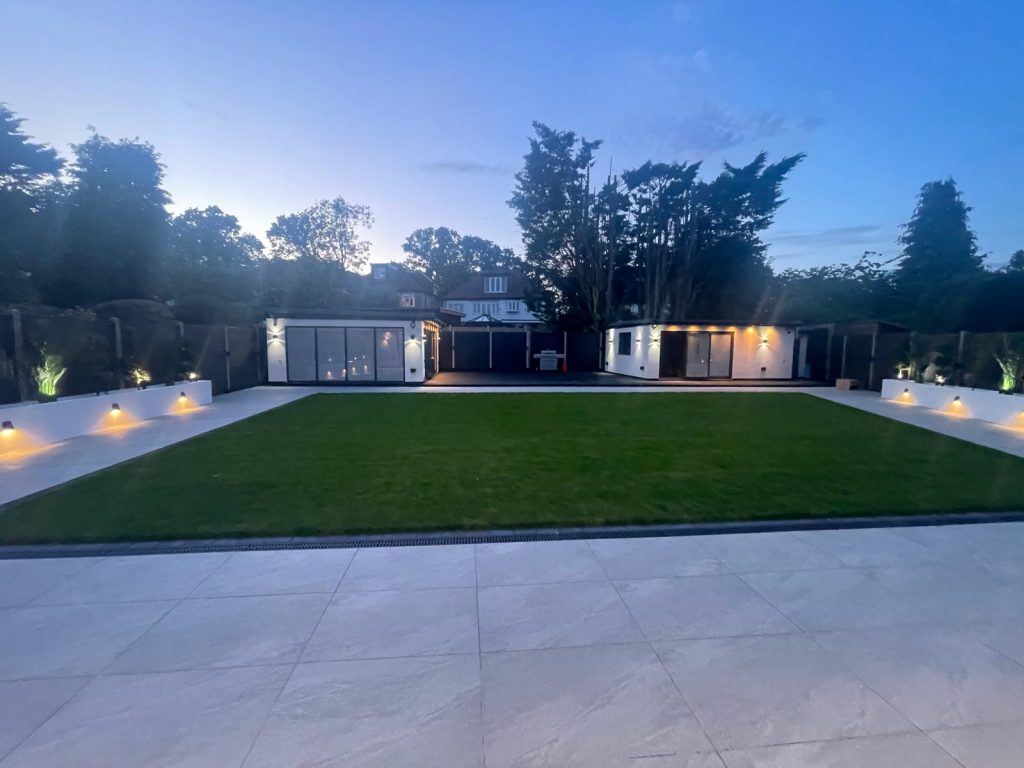 Illuminated garden studio - VED Construction